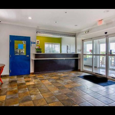 Oyo Townhouse Sulphur,La Extended Stay Exterior photo