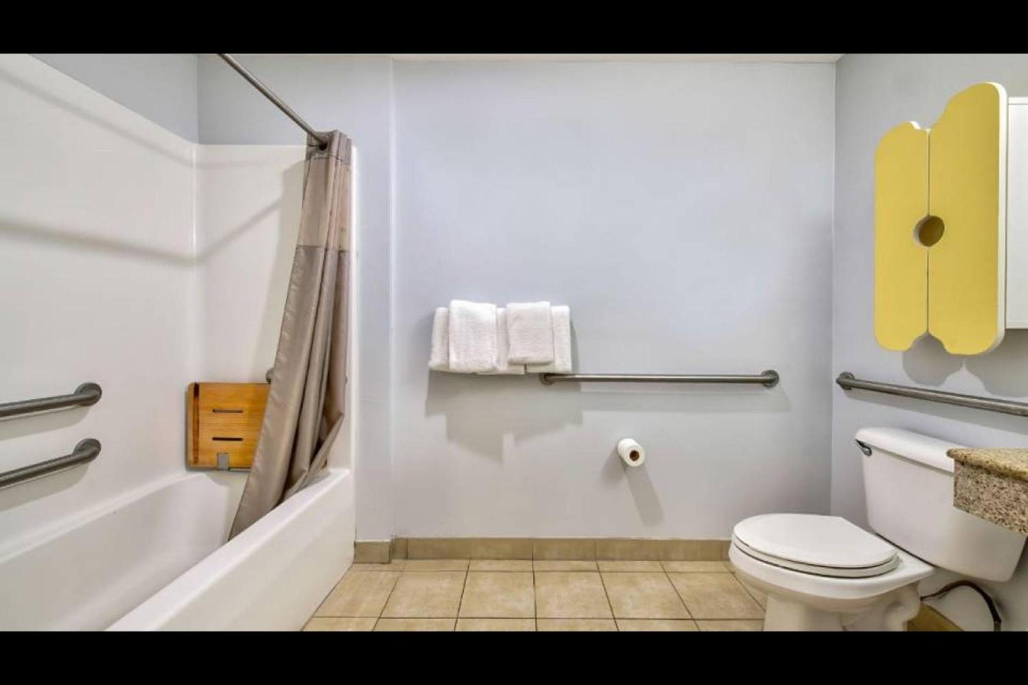 Oyo Townhouse Sulphur,La Extended Stay Exterior photo