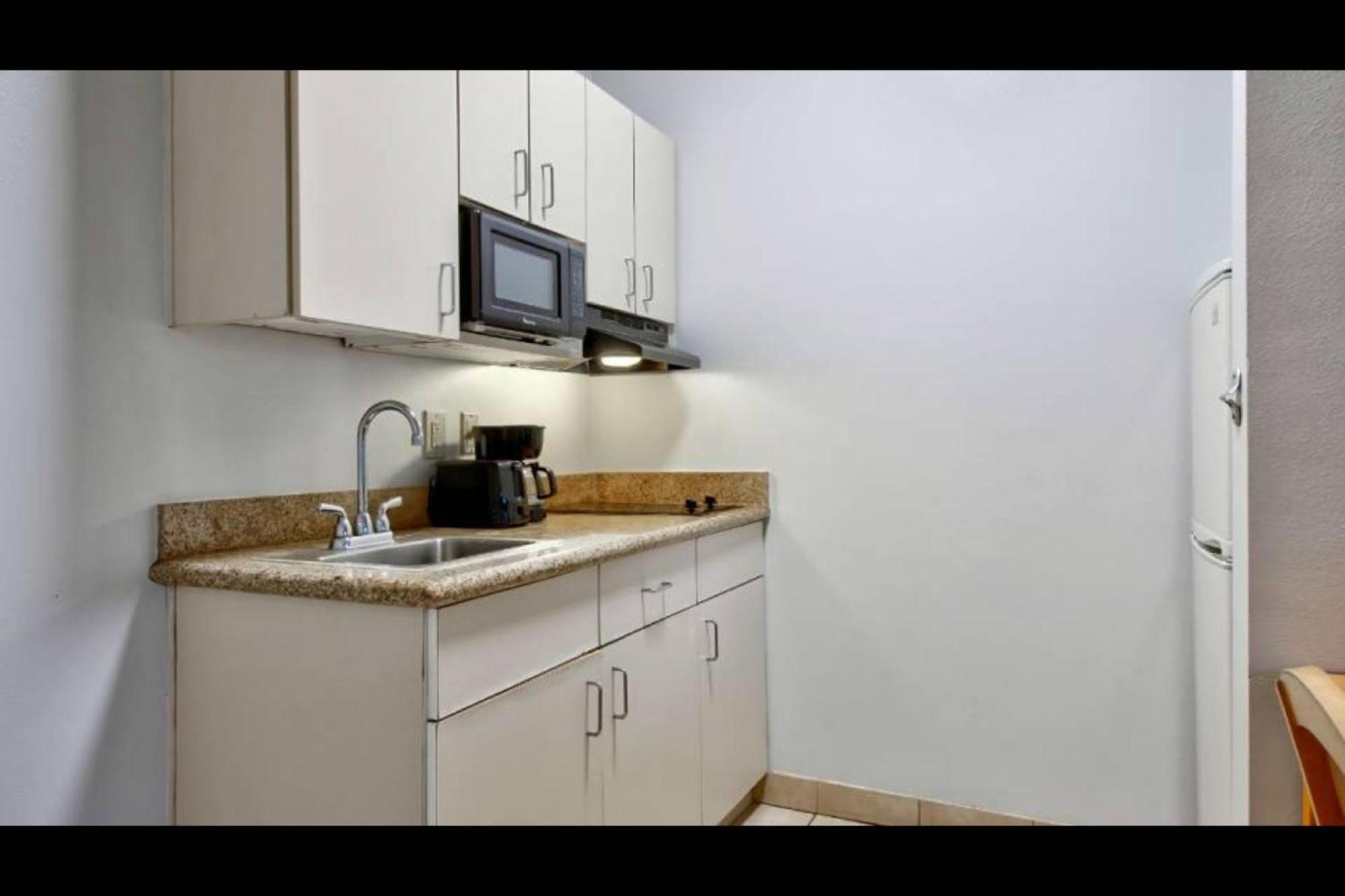 Oyo Townhouse Sulphur,La Extended Stay Exterior photo